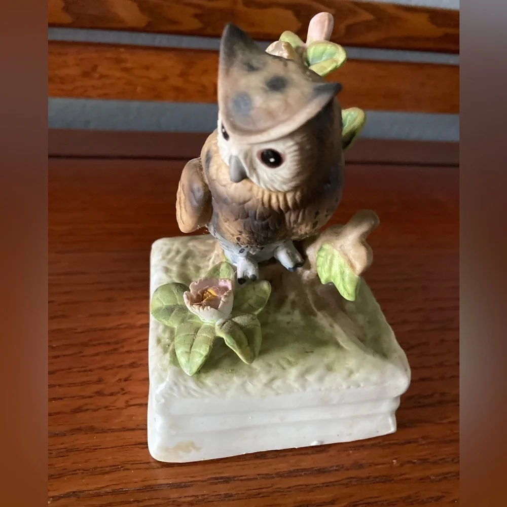 Vintage Gorham owl music box plays
